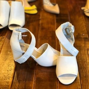 Tahari Tan Heels